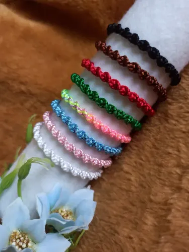 Pulseira de macrame espiral