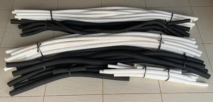 Tubos isolantes de polietileno e elastomérico