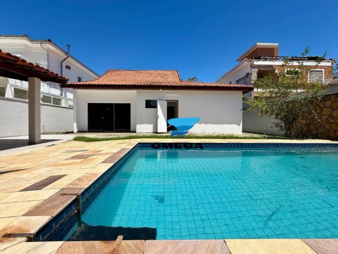 Casa à venda em Condomínio Jardim Acapulco no Guarujá | Omega Imóveis