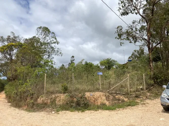 Vendo terreno de 1.000m2, plano, de esquina para residencial ou comercial em CaetA©