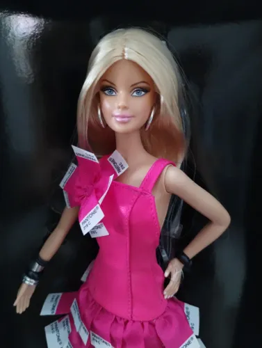 Barbie Collector Pink In Pantone - Gold Label - Nrfb