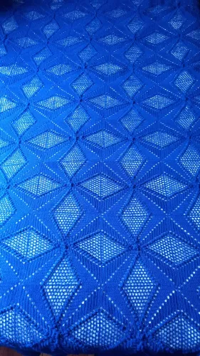 Manta Azul com Design de Diamantes