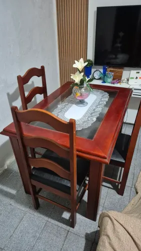 Mesa de Madeira Maciça