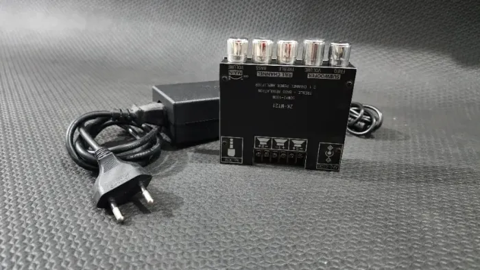 Mini Amplificador C/ Saída Sub 200w Rms Bluetooth Aux+ Fonte 200 W