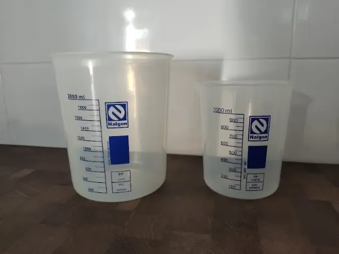 Copo Medidor Bequer Becker Nalgon Plastico 1 e 2 litros para uso ou Laboratorio