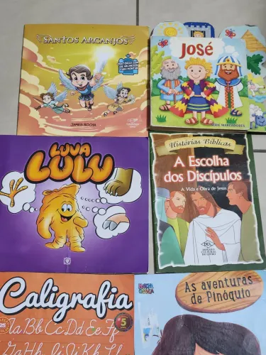 Livros infantis variados