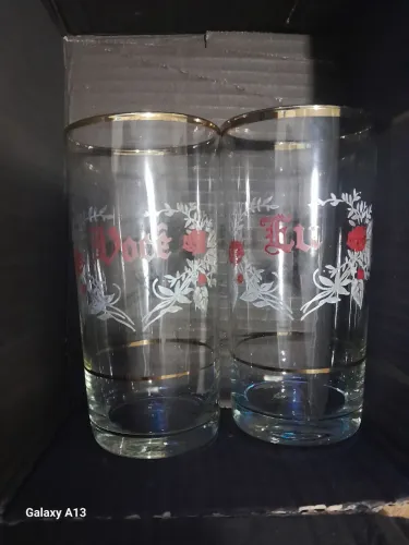  Antigo Jogo de Copos com bordas filetada ouro.