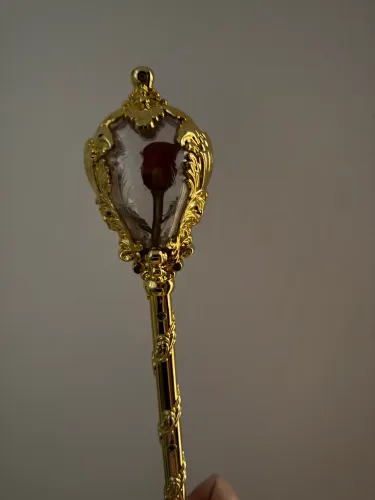 Varinha Mágica cetro com luz e som - Princesa Bela da Disney
