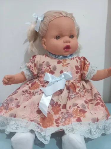 Linda Boneca  com Vestido Floral 48 cm 