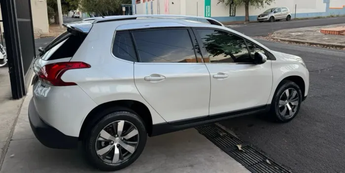 Peugeot 2008 Griffe 1.6 Flex 16V 5P Aut. 2016