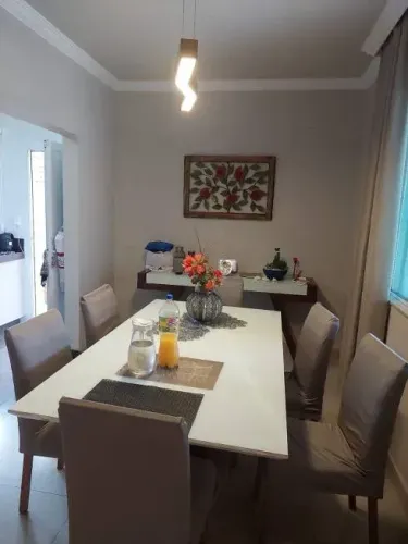 Linda CASA em Vila das Belezas - São Paulo - SP