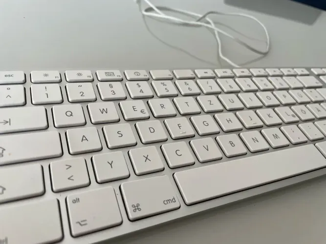 Teclado USB ALEMÃO