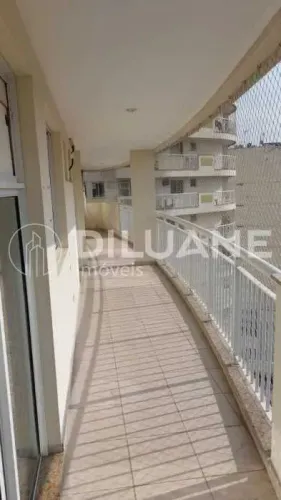 Apartamento : / Residencial / Catete