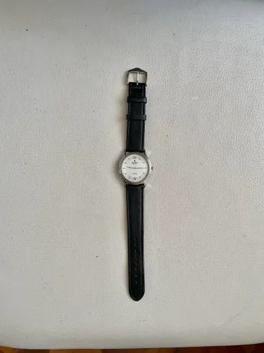 Relógio de pulso masculino marca Séculus, cor prata, pulseira de couro.