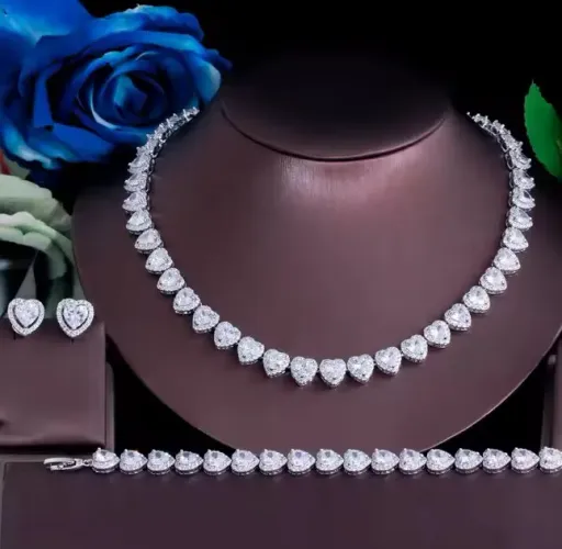 CONJUNTO DE JÓIAS RIVIERA EM DIAMANTES SWAROVSKI BANHADO EM OURO BRANCO 