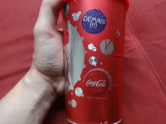 Lote com 2 Copos Colecionáveis Coca Cola