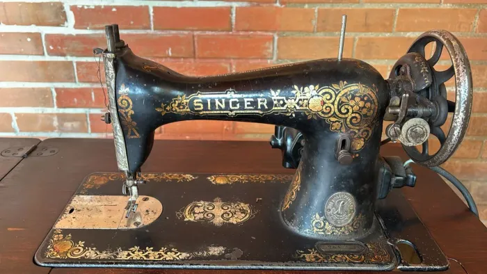 Máquina de Costura Singer Antiga