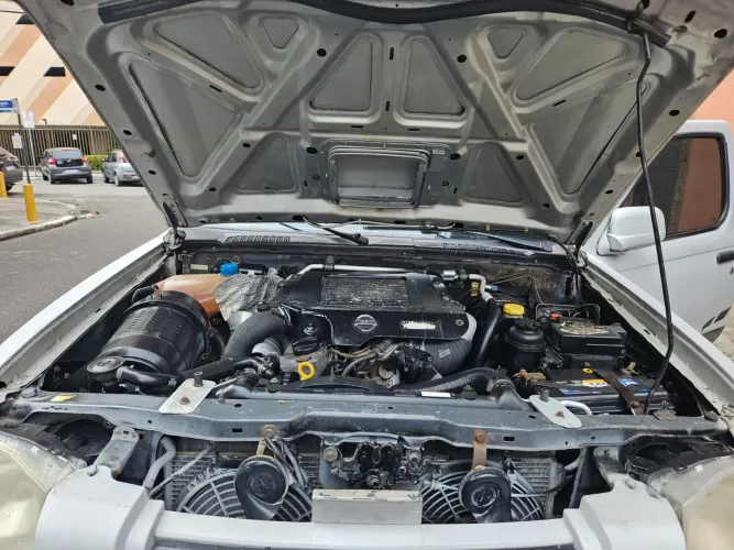 Nissan Frontier Se/se Strik/one CD 4X4 2.8 Dies 2006