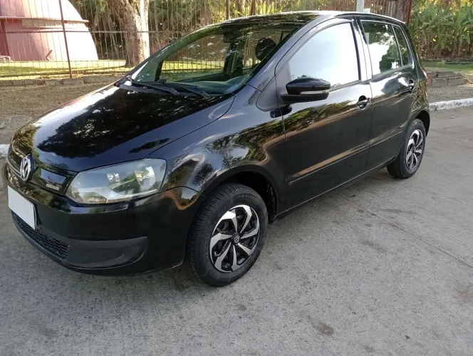 Volkswagen Fox Bluemotion 1.0 MI Total Flex 12V 5P 2014