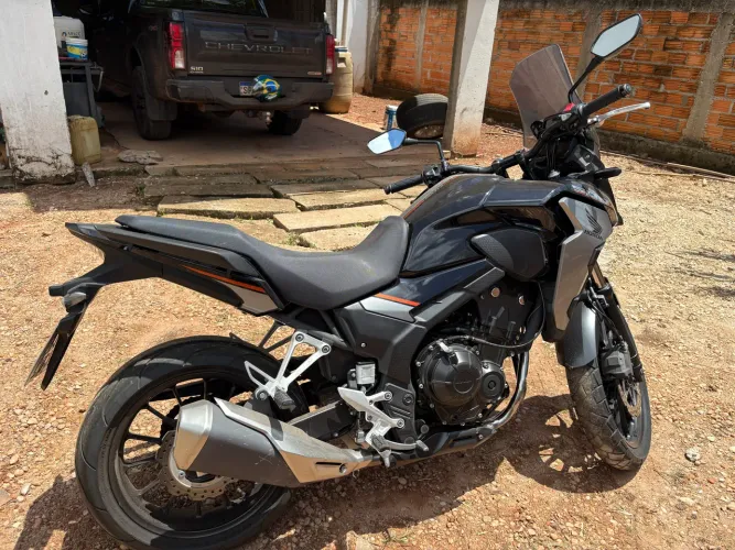 Cb500x tem passagem por leilão de furto 