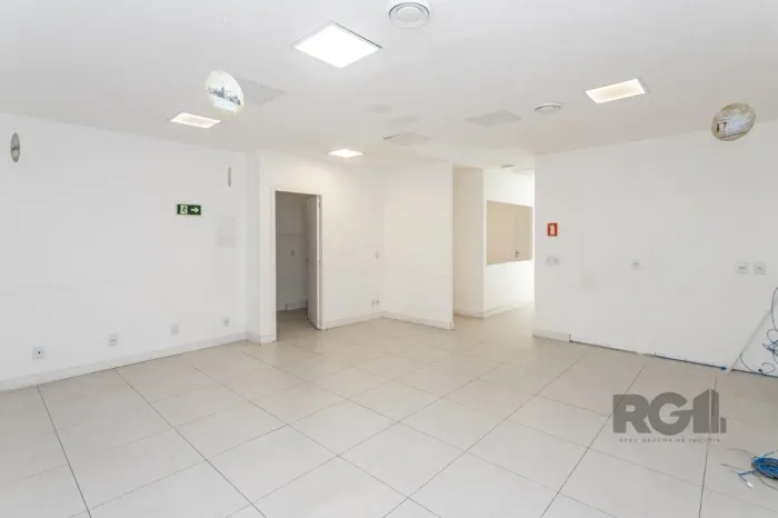 Ponto Comercial/Loja para Aluguel no Bairro Praia de Belas com 87 m² Disponíveis