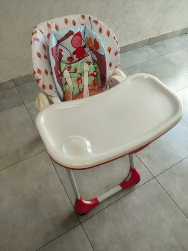 Vendo cadeira infantil de alimentação Chicco Polly