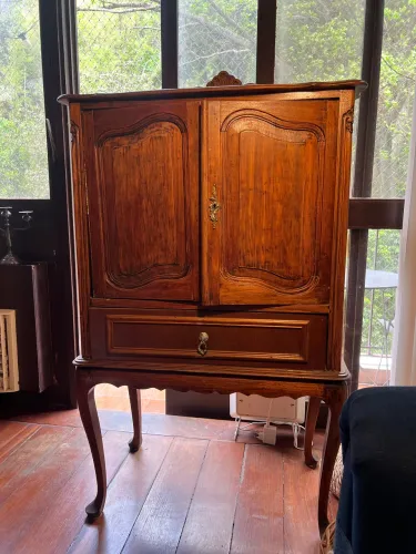 Armário vintage madeira maciça