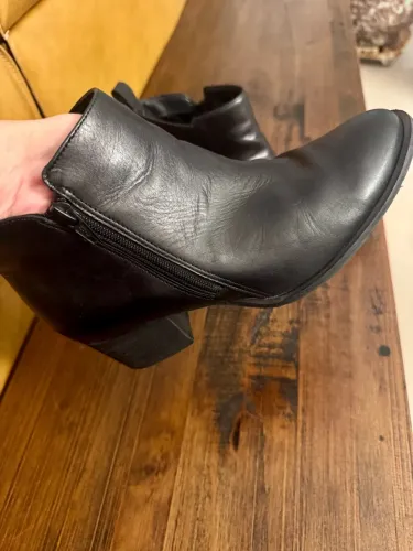 Bota Arezzo couro