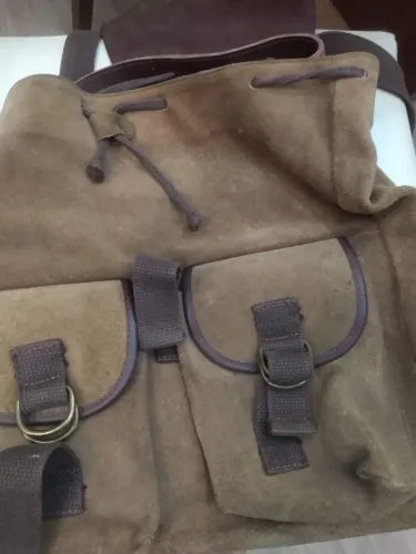 Bolsa/mochila em camurça