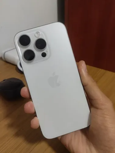 iPhone 15 Pro 128GB 90% com NF
