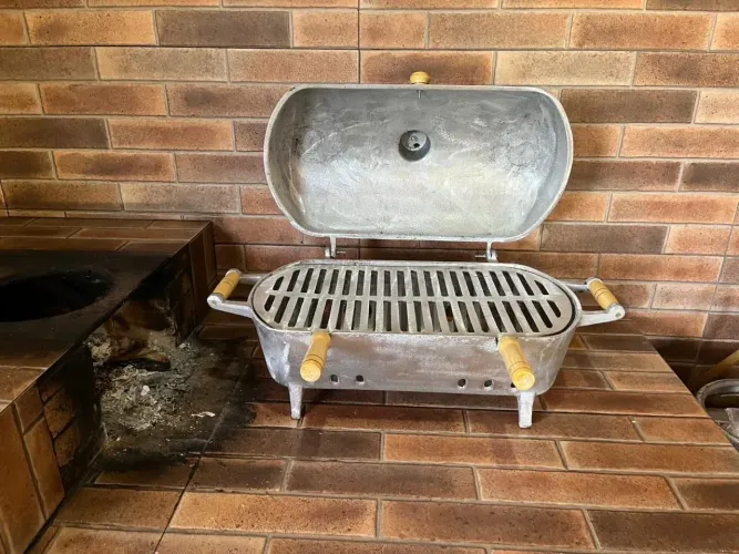 Churrasqueira alumínio batido