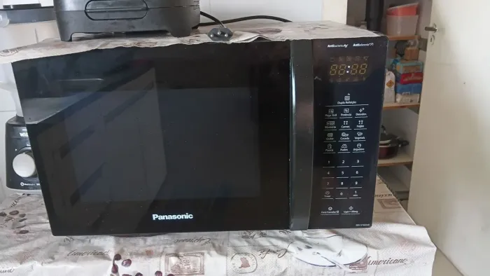 Micro-ondas Panasonic Black Glass em perfeito estado.