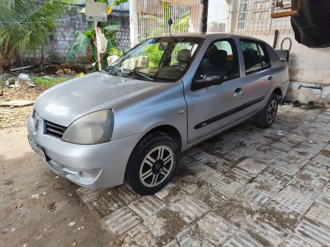 Renault Clio Sed. Authentique Hi-flex 1.0 16V 4P 2007