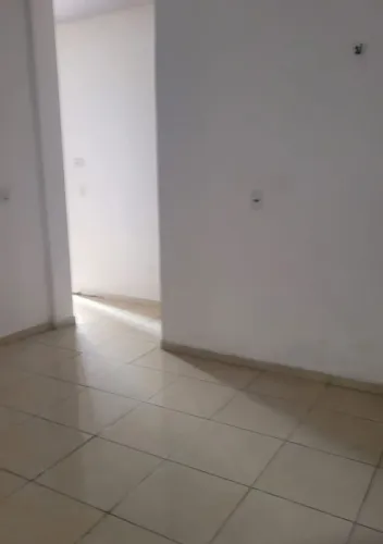 Aluga-se Kitnet no Centro próximo do Ginásio Costa Rodrigues na Rua do Colégio Paralelo.