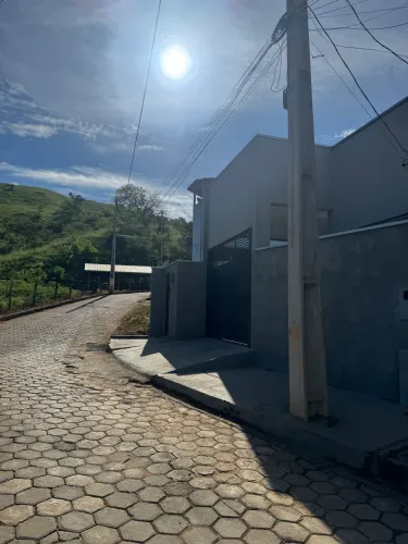 Vende-se casa moderna acabamento de primeira 