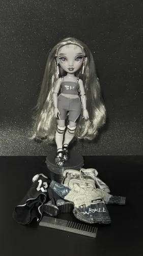 Boneca Shadow High Nicole