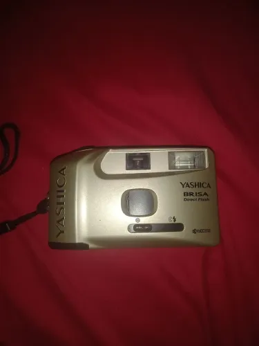 Máquina fotográfica analógica yashica