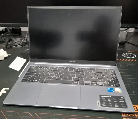 Samsung book 4