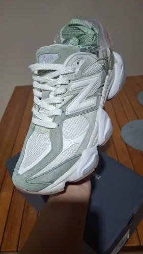 Tênis New Balance 9060