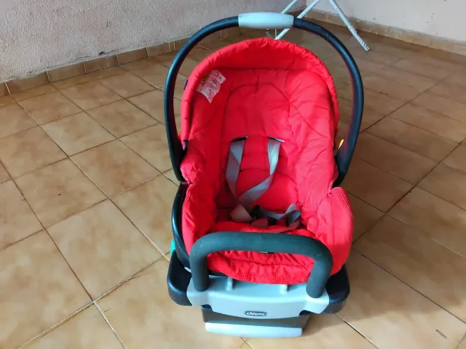 Bebê conforto chicco com base