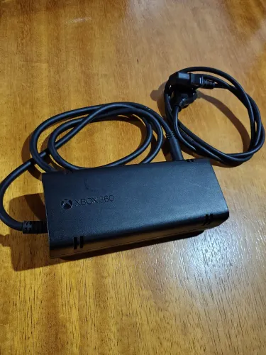 Fonte original para Xbox 360 super slim em ótimo estado