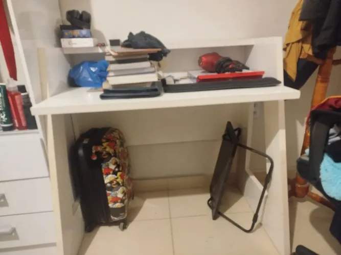 Escrivaninha Branca