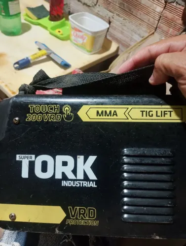 Inversora de solda Tork industrial 200