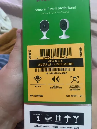 Câmera nova nunca usada.