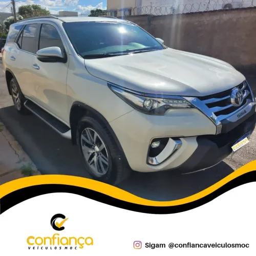Toyota Hilux SW4 SRX 4X4 2.8 TDI 16V Dies. Aut. 2020