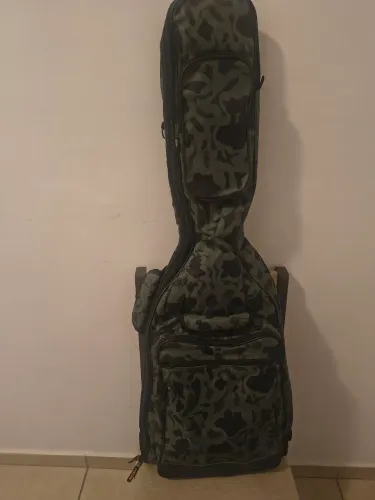 Capa para guitarra acolchoada