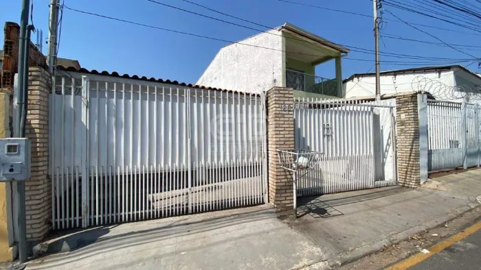 Casa com 3 Quartos no Bairro Lixeira