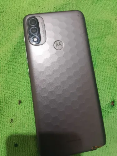 Motorola E20