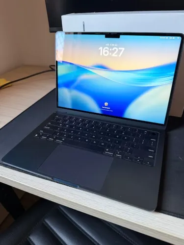 MacBook Air M2 16gb - 256gb