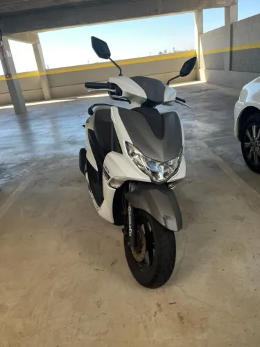 Yamaha fluo 125